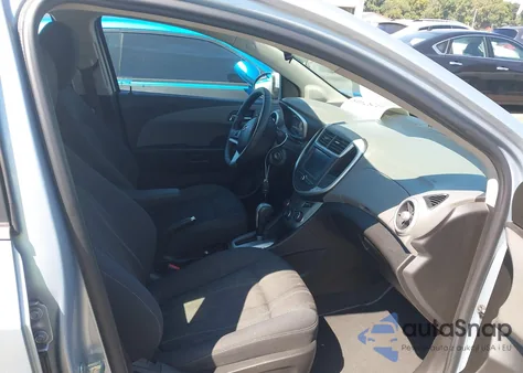 2017 Chevrolet Sonic Lt Auto z USA, uszkodzony, nr VIN 1G1JD5SHXH4141017